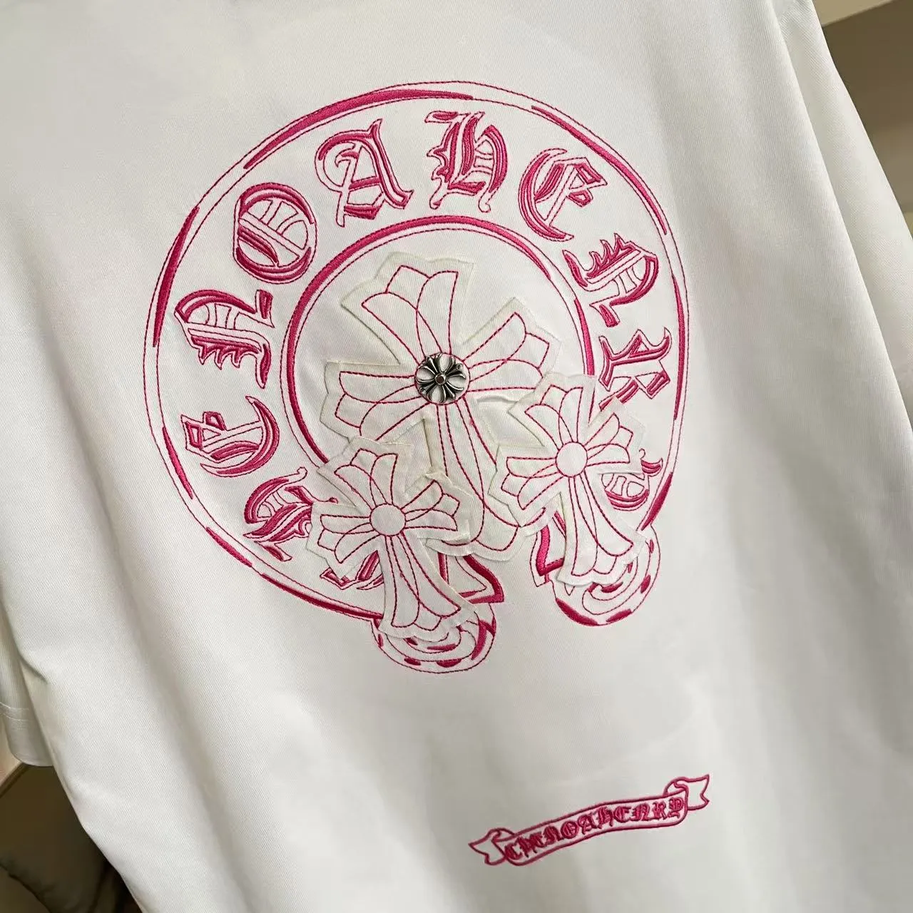 🅿️200 ch Crow* 2025 summer new style Sanskrit horseshoe cross Metal patch embroidery Short-sleeved T-shirt Customized fabric 300g Same style for men and women Size: S M L XL XXL Five codes Color: black white
